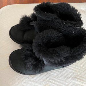 Black Short Ugg Suede Boots
